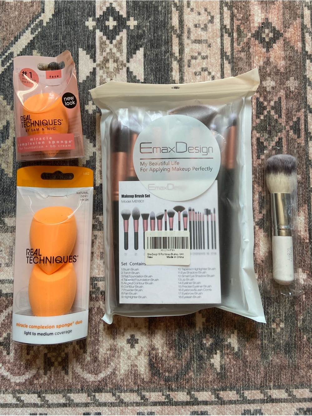 Makeup Brush Set with Blending Sponges